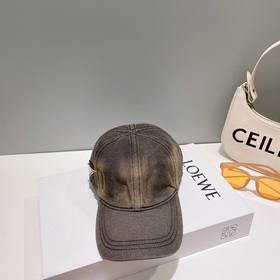 Классическая бейсболка PRADA. Пожалуйста, обратите внимание на вы