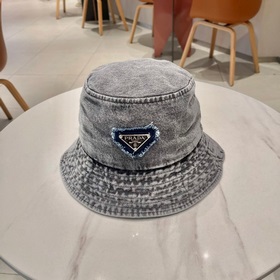 Prada, новая модель рыбацкой кепки из джинсовой ткани, изысканный