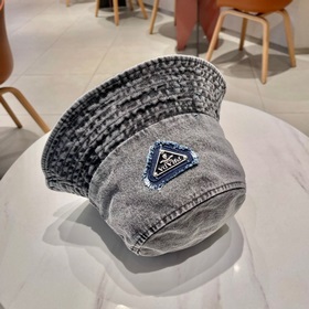 Prada, новая модель рыбацкой кепки из джинсовой ткани, изысканный