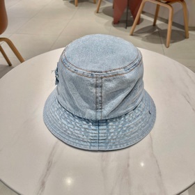 Prada, новая модель рыбацкой кепки из джинсовой ткани, изысканный