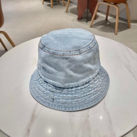 Prada, новая модель рыбацкой кепки из джинсовой ткани, изысканный