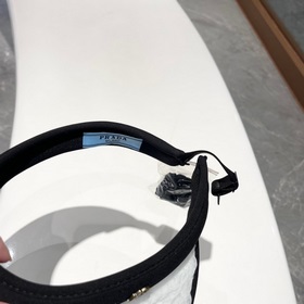 PRADA, шляпа с широкими полями, черно-белая, очень популярная мод