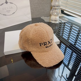 Prada (Прада) Оригинальная шерстяная бейсболка, металлическая эмб