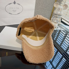 Prada (Прада) Оригинальная шерстяная бейсболка, металлическая эмб