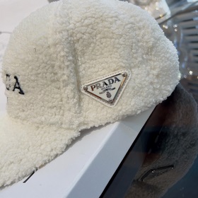 Prada (Прада) Оригинальная шерстяная бейсболка, металлическая эмб