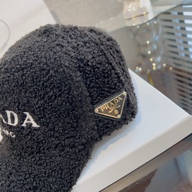 Prada (Прада) Оригинальная шерстяная бейсболка, металлическая эмб