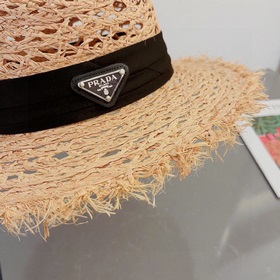 Шляпа Prada из соломы, высокое качество, очень красивая форма, мн