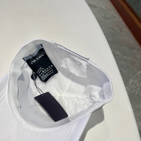 【Prada】 Новые весенне-летние бейсболки от известных брендов, новы