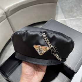 Новая беретка Prada Форма отлично сидит на голове. Видят лицо мен