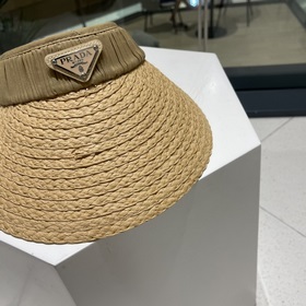 PRADA Пудра с открытой макушкой и складной козырькой