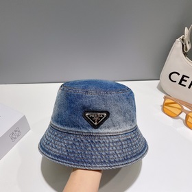 Pr@da Prada джинсовая бейсболка с треугольным козырьком Джинсовый