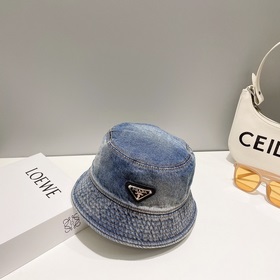 Pr@da Prada джинсовая бейсболка с треугольным козырьком Джинсовый