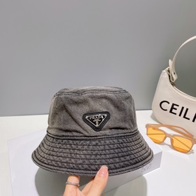 Pr@da Prada джинсовая бейсболка с треугольным козырьком Джинсовый