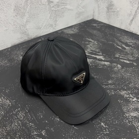Prada Любимая модель модников, бейсболка с треугольным значком, к
