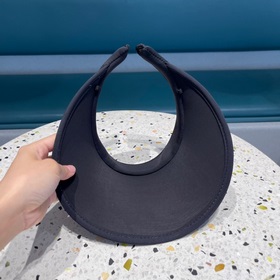 Классическая кепка PRADA с треугольным знаком, стандартными линия