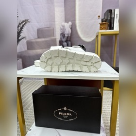 Новые мужские сандалии Prad-Prada поступили в продажу. Официальны