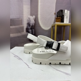Новые мужские сандалии Prad-Prada поступили в продажу. Официальны