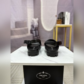 Новые мужские сандалии Prad-Prada поступили в продажу. Официальны