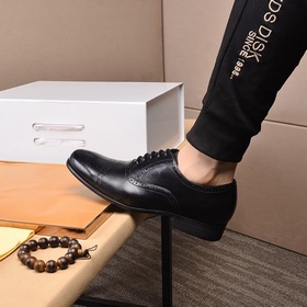 Торговая марка товара： Prada «Prada» Оригинальные кожаные туфли д