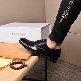 Торговая марка товара： Prada «Prada» Оригинальные кожаные туфли д
