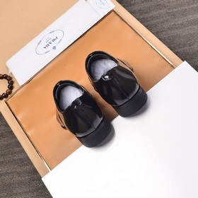 Торговая марка товара： Prada «Prada» Оригинальные кожаные туфли д