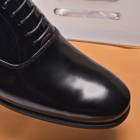 Торговая марка товара： Prada «Prada» Оригинальные кожаные туфли д