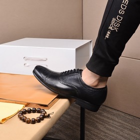 Торговая марка товара： Prada «Prada» Оригинальные кожаные туфли д