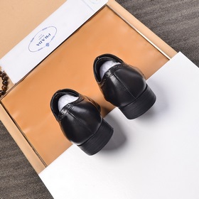 Торговая марка товара： Prada «Prada» Оригинальные кожаные туфли д