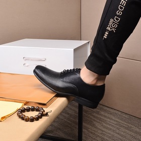 Торговая марка товара： Prada «Prada» Оригинальные кожаные туфли д