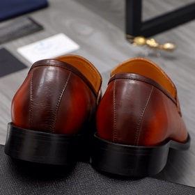 Торговая марка товара： PRADA «Prada» Официальная обувь Размеры： 3