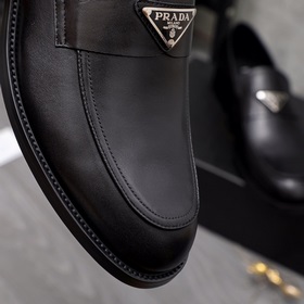 Торговая марка товара： PRADA «Prada» Официальная обувь Размеры： 3