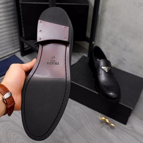 Торговая марка товара： PRADA «Prada» Официальная обувь Размеры： 3