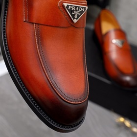 Торговая марка товара： PRADA «Prada» Официальная обувь Размеры： 3