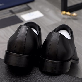 Торговая марка товара： PRADA «Prada» Официальная обувь Размеры： 3
