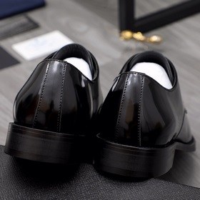 Торговая марка товара： PRADA «Prada» Официальная обувь Размеры： 3