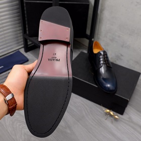 Торговая марка товара： PRADA «Prada» Официальная обувь Размеры： 3