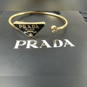 Новый браслет Prada с крупными бриллиантами в форме черно-белого 