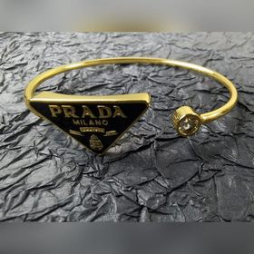 Новый браслет Prada с крупными бриллиантами в форме черно-белого 