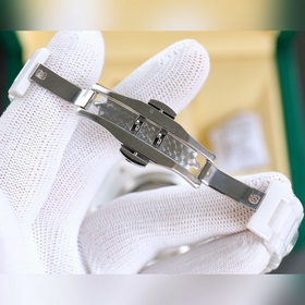 Серия Rolex Daytona. Производитель с большим вниманием к деталям 
