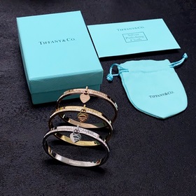 TIFFANY&CO. Браслет с бриллиантами в форме сердца. Подобные м