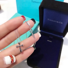 Высококачественная версия мини-крест Tiffany. Популярный среди мо