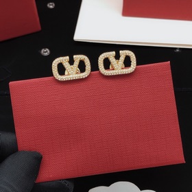 Номер VED0032 Серьги-гвоздики Valentino с бриллиантами в форме бу