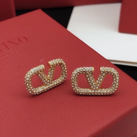 Номер VED0032 Серьги-гвоздики Valentino с бриллиантами в форме бу