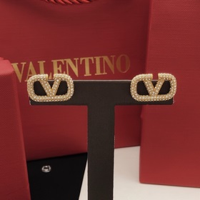 Номер VED0032 Серьги-гвоздики Valentino с бриллиантами в форме бу