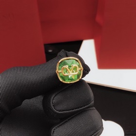 Номер VED0016 Серьги-гвоздики Valentino с зелеными бриллиантами