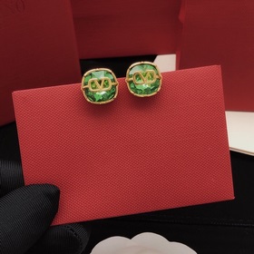 Номер VED0016 Серьги-гвоздики Valentino с зелеными бриллиантами