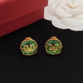 Номер VED0016 Серьги-гвоздики Valentino с зелеными бриллиантами