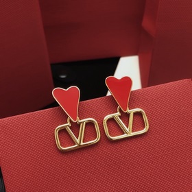 Номер VED0008 Серьги-гвоздики Valentino в форме сердца