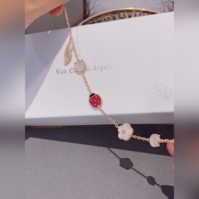 VCA умело сочетает дорогую для бренда тему удачи с вдохновением, 