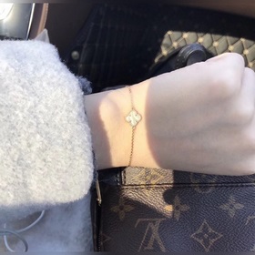 Vca Van Cleef & Arpels - классический четырехлистный клевер, 